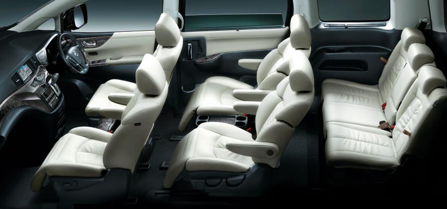 Интерьер Nissan Elgrand Highway Star White Leather Urban Chrome 2016 года  (фото 3 из 4)